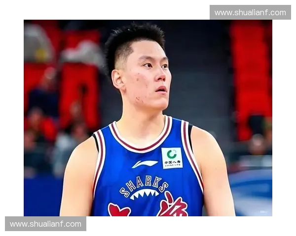 李弘权凭借其稳定的外线投射和锋线防守，成为上海队夺取常规赛冠军的重要拼图
